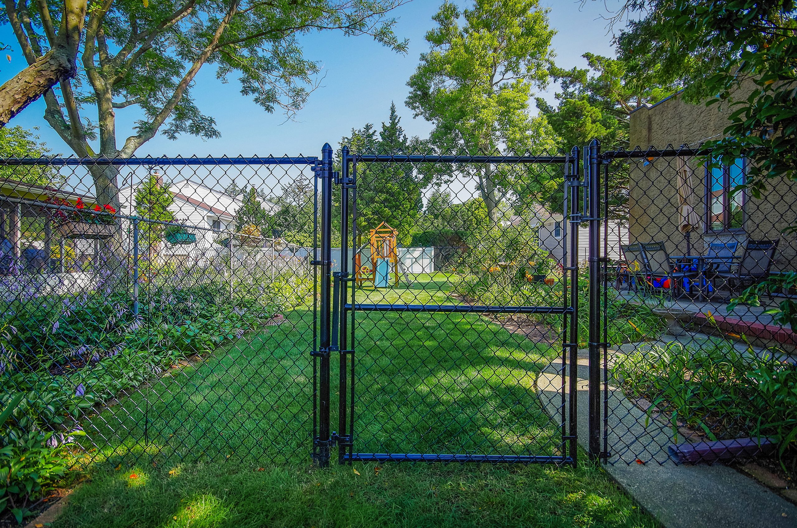 chain link fence